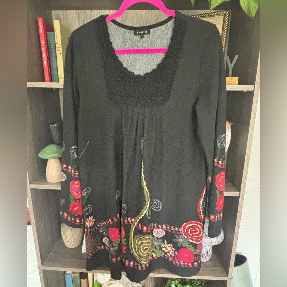 Elegant Black Long Sleeve Dress with Floral Embroidery